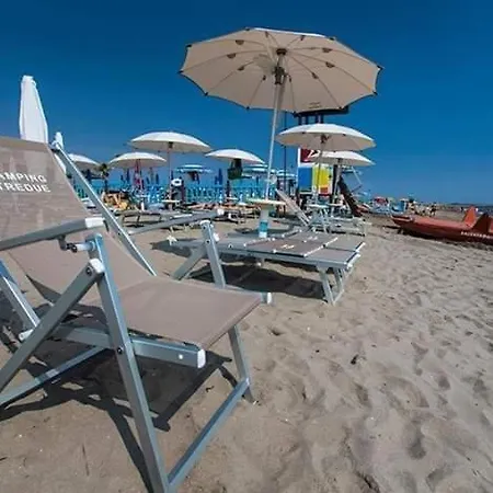 Tredue Kamp alanı Sottomarina